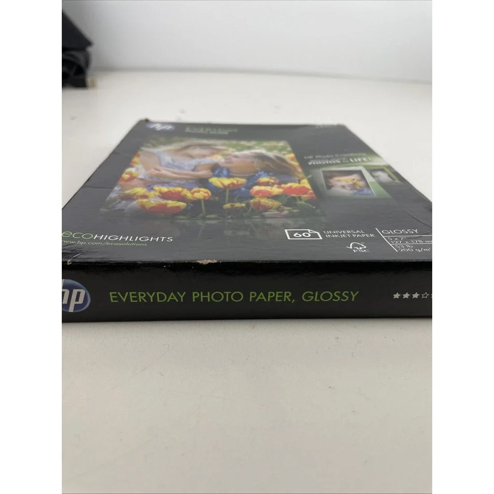 HP Everyday Photo Paper, Glossy, 5 x 7 in. 52 Sheets Opened